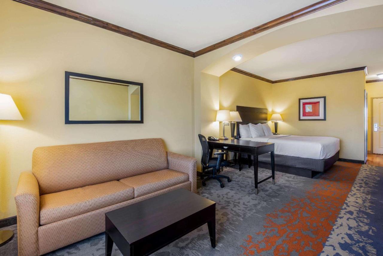 La Quinta By Wyndham Eastland Hotel Exterior photo