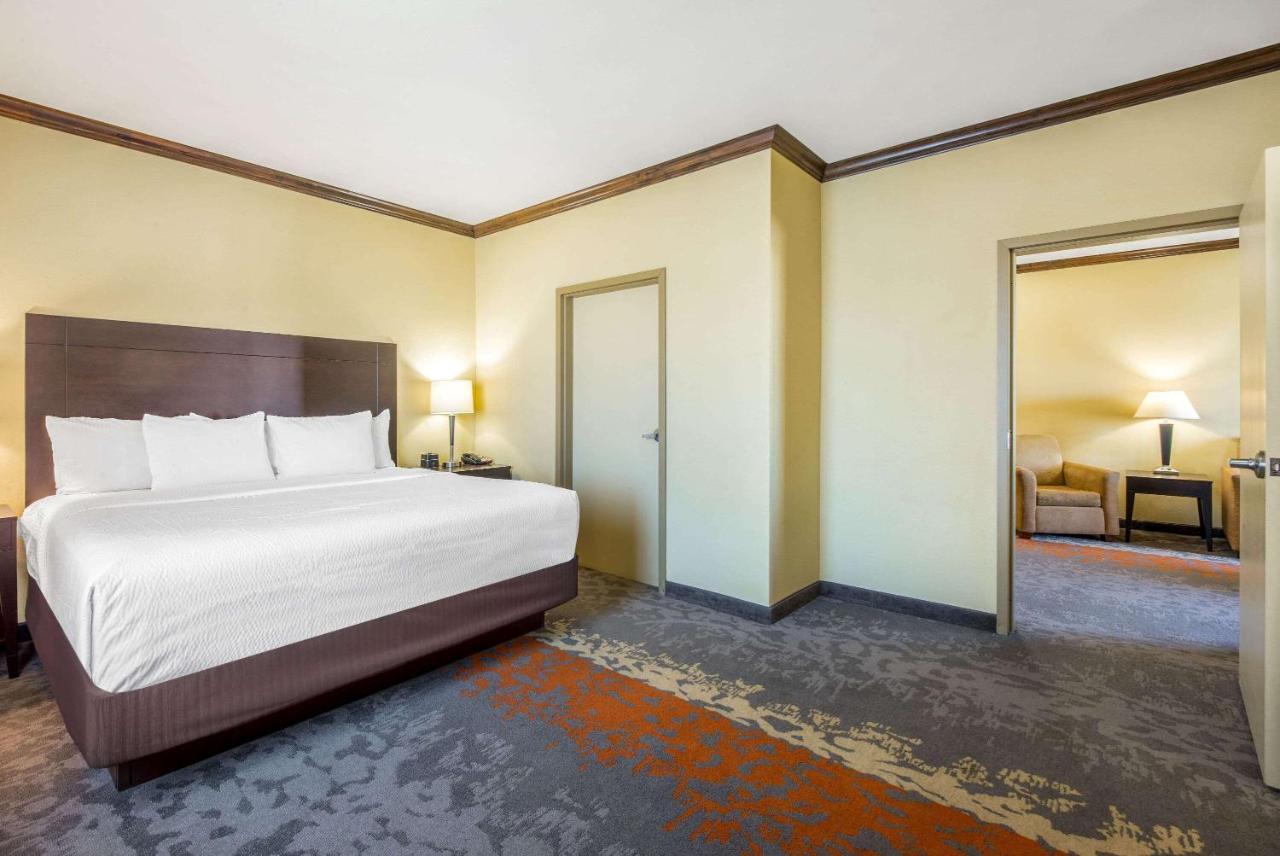 La Quinta By Wyndham Eastland Hotel Exterior photo