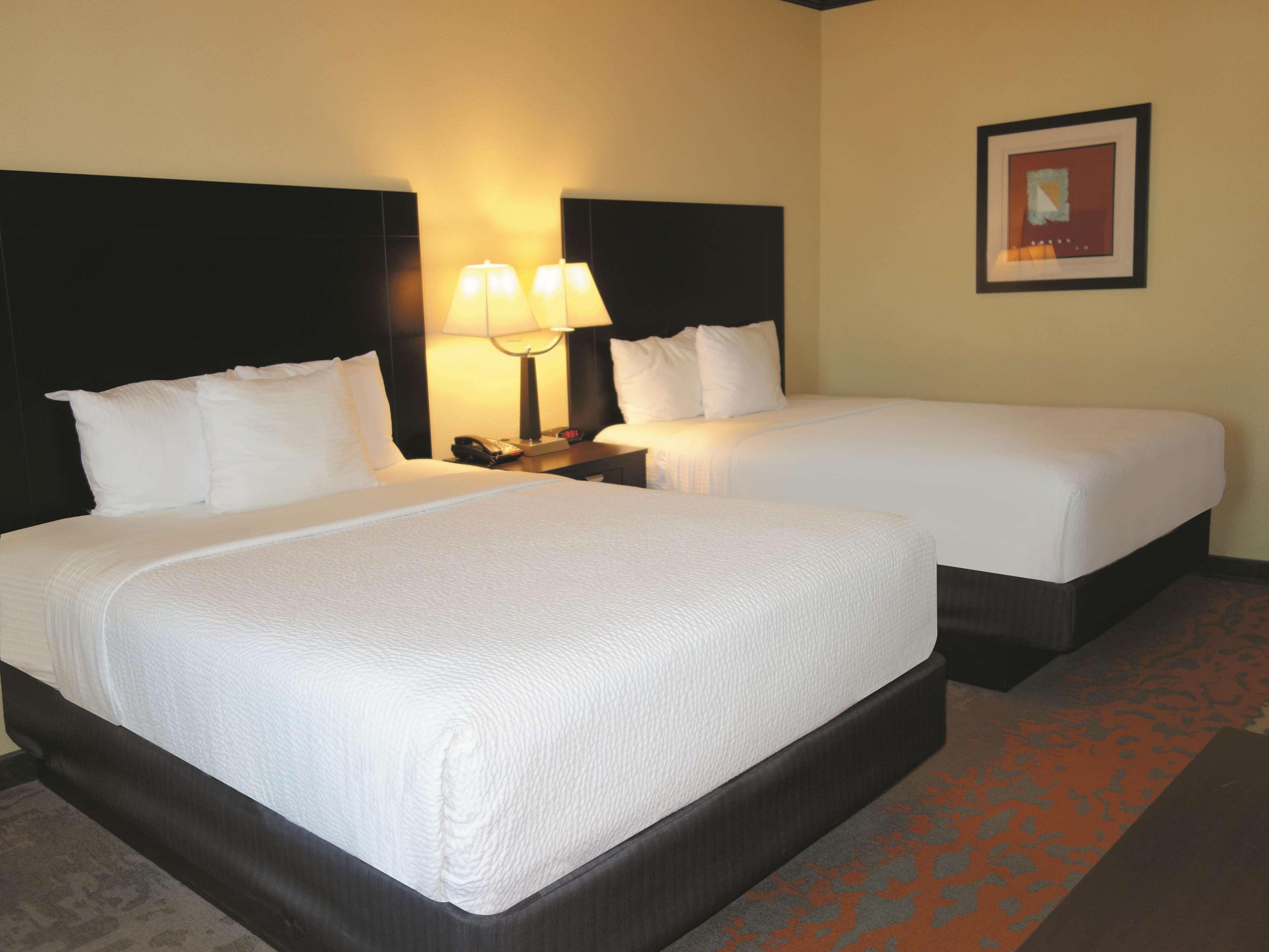 La Quinta By Wyndham Eastland Hotel Exterior photo