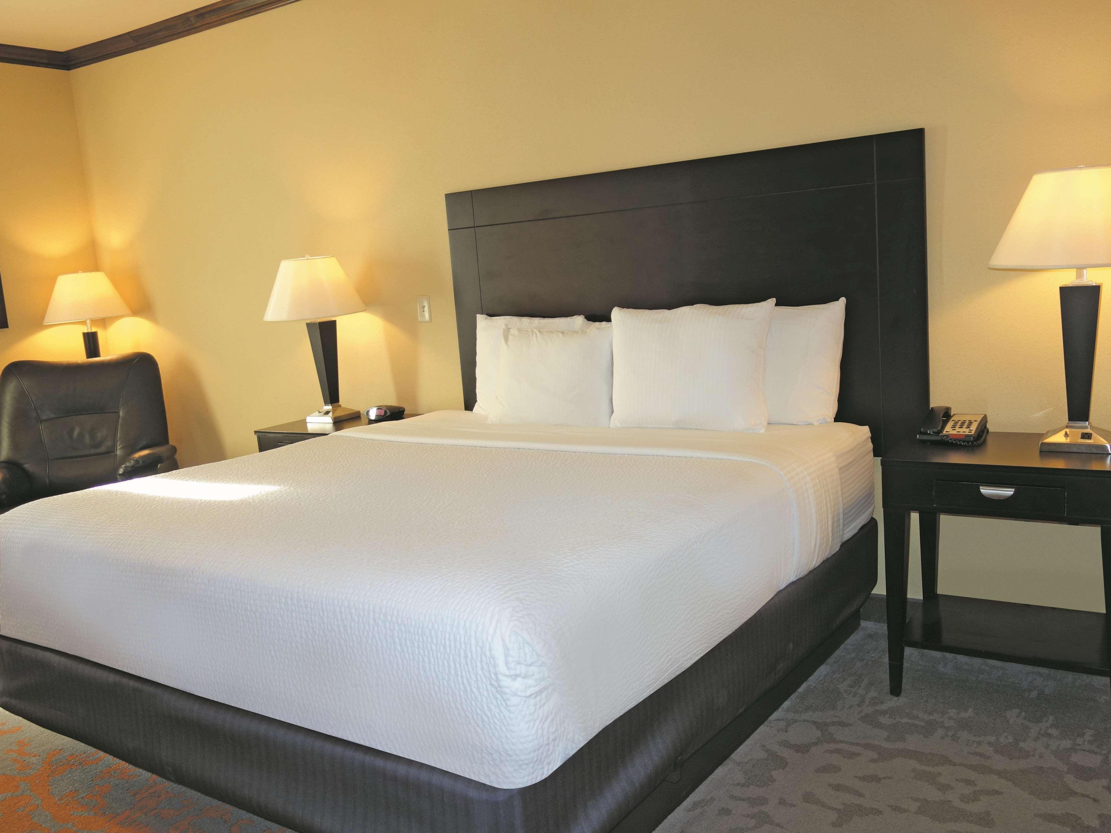 La Quinta By Wyndham Eastland Hotel Exterior photo