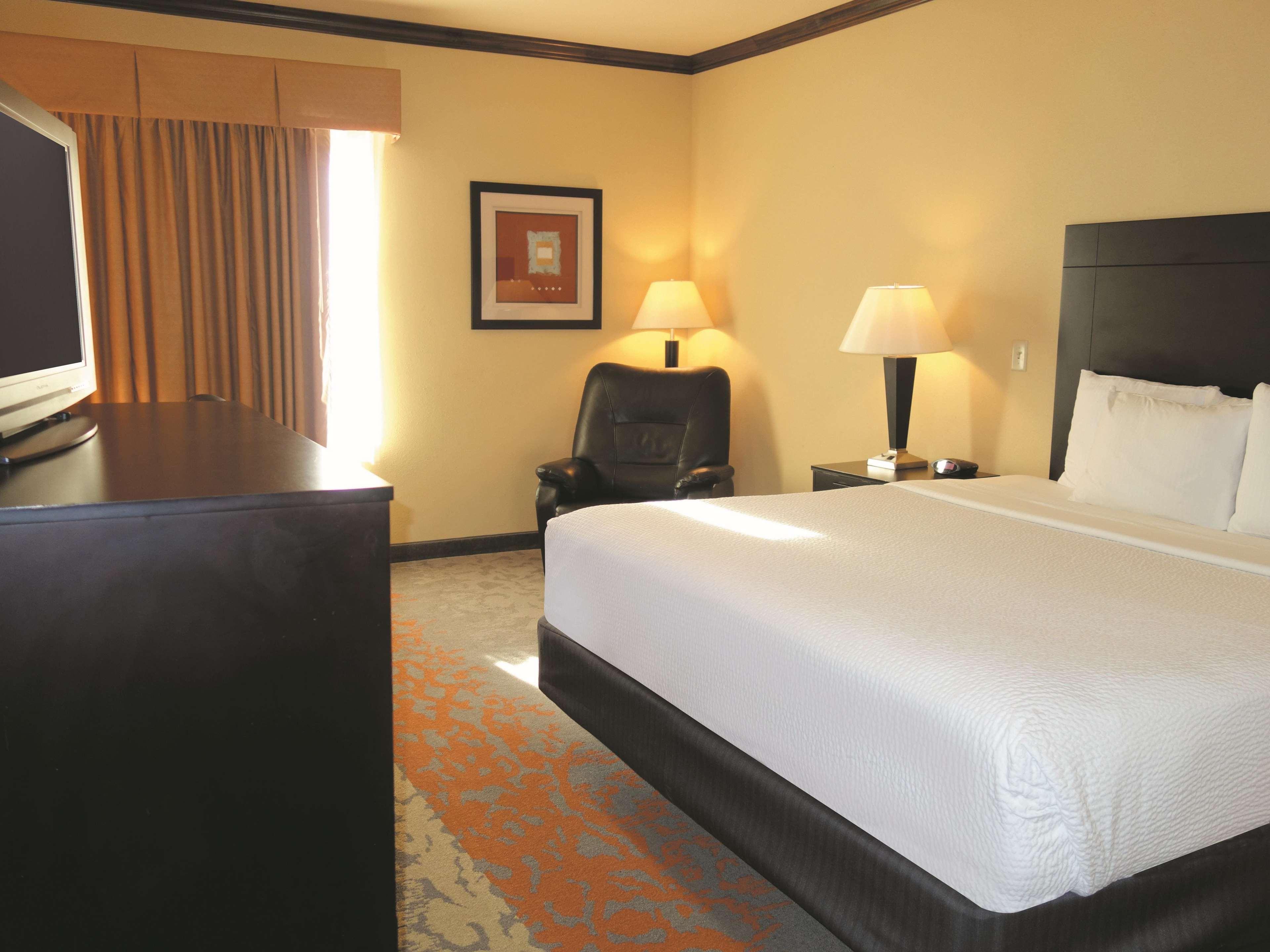La Quinta By Wyndham Eastland Hotel Exterior photo