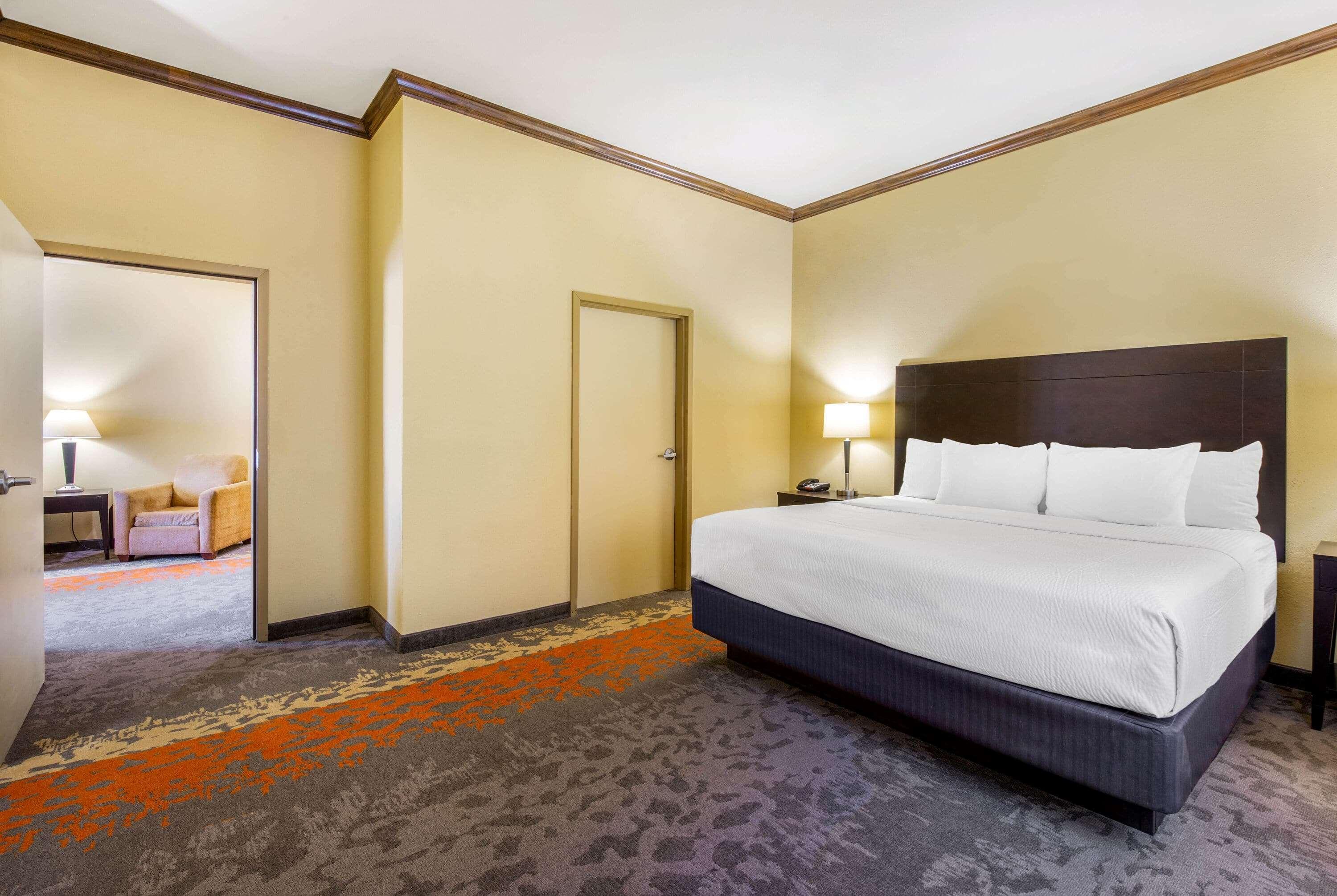 La Quinta By Wyndham Eastland Hotel Exterior photo
