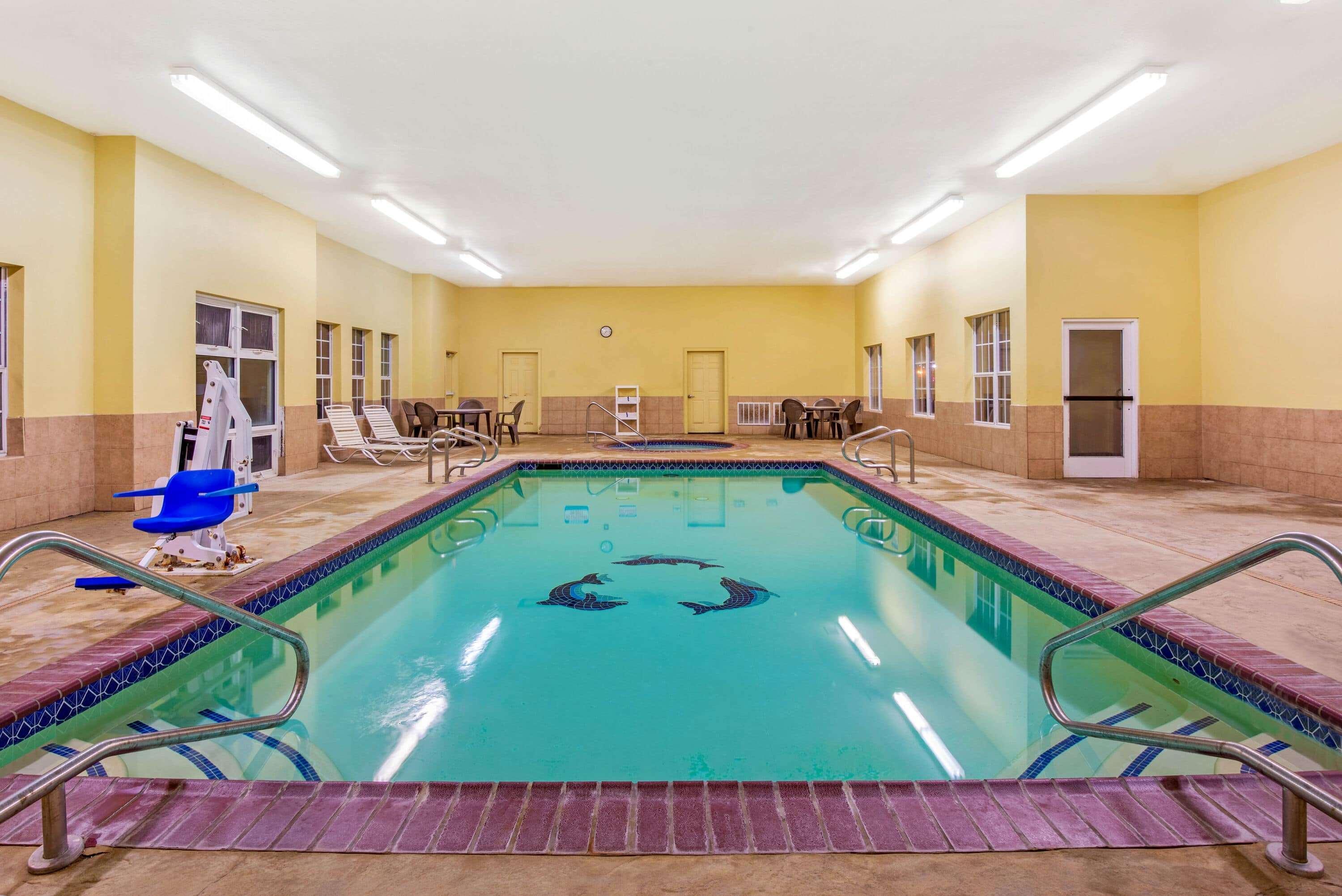 La Quinta By Wyndham Eastland Hotel Exterior photo